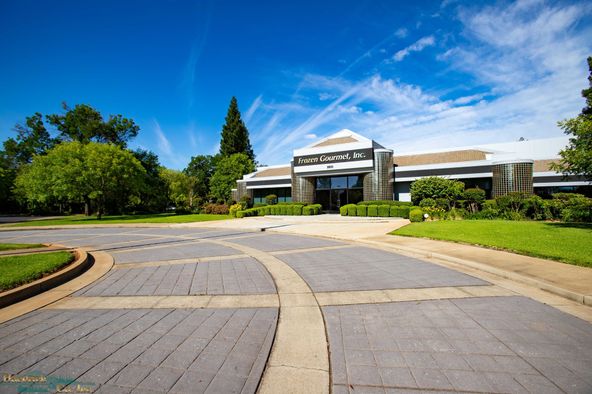 Frozen Gourmet Building: 5800 Airport Rd, Redding, CA 96002